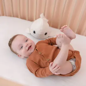 Veilleuse peluche bruits blancs et roses Beluga