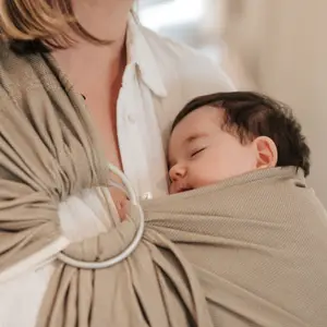 Echarpe de portage Sling sans noeud tissé en coton bio beige sable