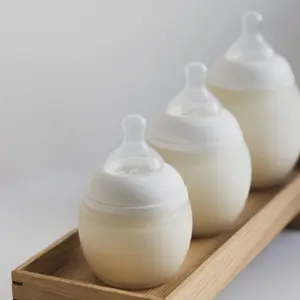 Biberon anti-colique en silicone Milk (240 ml)