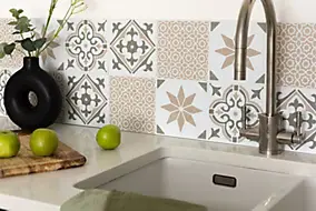 6 dalles adhésive murales Wall Tiles D-C-Fix Jamila effet carreaux de ciment vert, beige, blanc L.15 x l.15cm