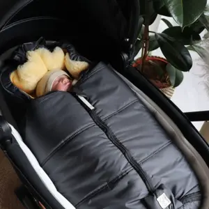 Chancelière pour siège-auto bébé en peau d'agneau NAADJA anthracite
