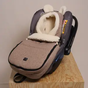 Chancelière capuche souris en laine marron (0-12 mois)
