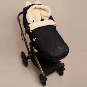 Chancelière capuche souris en laine noir (6-36 mois)