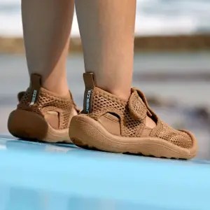 Chaussures d'eau amande (pointure 25)