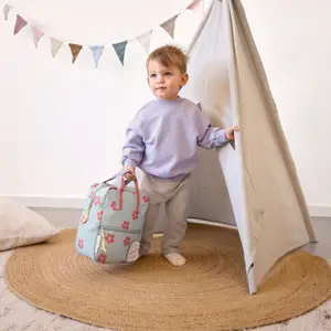 Mini Sac à dos bébé carré Happy Trails Fleur (20,5x27 cm)