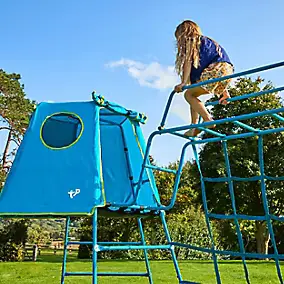 Aire de jeux en métal TP Toys Explorer tour, filet à grimper et pont de singe