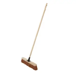 Balai en bois souple - fibre de coco 45 cm