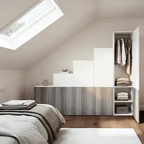 Ensemble d’armoires portes battantes sous pente et/ou comble blanches et effet chêne grisé GoodHome Atomia H. 225 x L. 250 x P. 60 cm