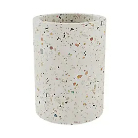 Gobelet GoodHome Elland en béton et polyrésine coloris terrazzo Ø8 x H.11 cm