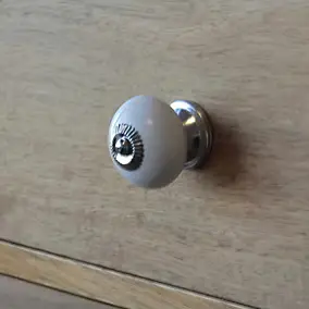 Bouton de meuble arrondi Vras blanc ⌀.40mm x L.40mm