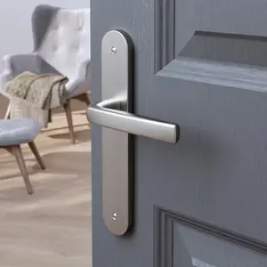 Poignée de porte "Iza" sans trou - Entraxe 195 mm