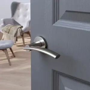 Poignée de porte sur rosace "Lyderic" sans trou