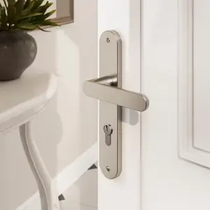 Poignée de porte extérieure "Marick" avec trou pour cylindre - Entraxe 195 mm