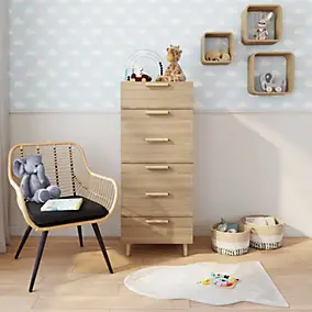 Commode effet chêne sur pieds 6 tiroirs chambre enfant GoodHome Atomia H. 123 x L. 50 x P. 45 cm