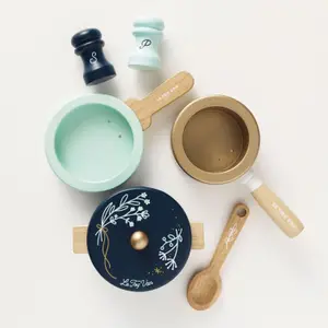 Ensemble de casseroles et poëles en bois FSC