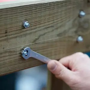 Boite de 2 kg d'écrous à visser tête hexagonale Ø14 mm en acier