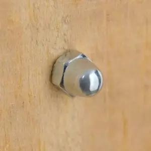 Boite de 10 écrous à visser Ø10 mm en acier