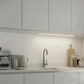 Réglette sous meuble à détection Menezes LED intégrée blanc neutre IP20 900lm 15W L.88,5xl.4,2xH.1cm chrome GoodHome
