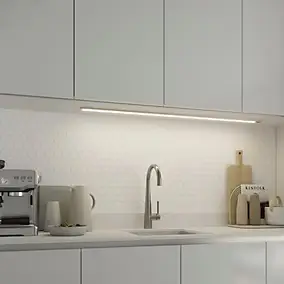 Réglette sous meuble à détection Menezes LED intégrée blanc neutre IP20 1200lm 20W L.118,5xl.4,2xH.1cm chrome GoodHome