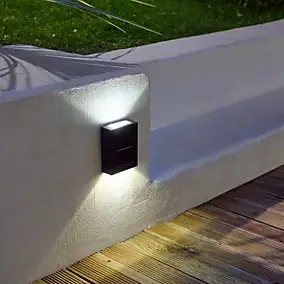 4 appliques solaire d'extérieur bidirectionnelles Carasau noir IP44 1lm
