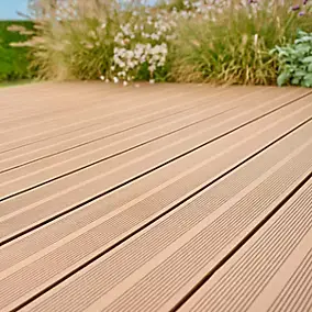 Lame de terrasse composite marron Neva Klikstrom L. 220 cm x l. 14,5 cm