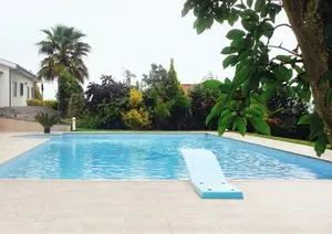 Dalle piscine béton beige aspect vieilli 50 x 50 x 2,5 cm