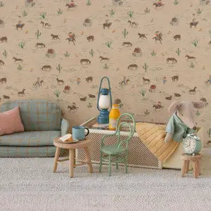 Petit frère souris dans une boîte d'allumettes