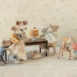 Bébé souris en robe Poudre