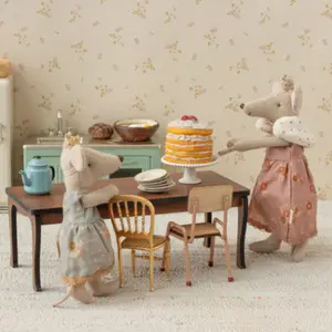 Gâteau de fête et son présentoir Souris Blanc cassé