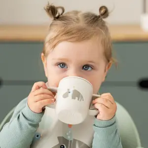 Tasse à bec à 2 anses en silicone Celebration Sable