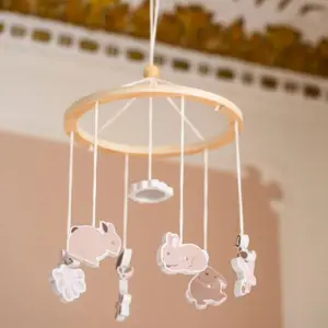 Mobile pour lit bébé en bois Augusta