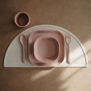 Coffret repas en silicone Blush (3 pièces)