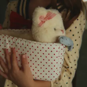 Peluche chat Calore Beige et son panier