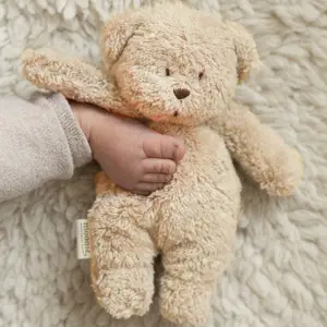 Petit ours sensoriel sable