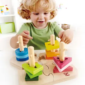 Puzzle et jeu à encastrer boutons créatifs