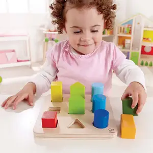 Jeu à encastrer formes et couleurs