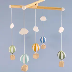 Mobile en bois Montgolfières Bleu