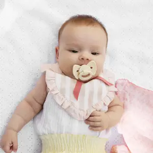 Sucette orthodontique en silicone Binky Bow Oat White (3 mois et +)