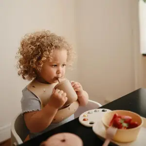 Bavoir à poche en silicone Rocket