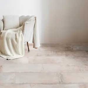 Plinthe MONOLITHE en grès cérame émaillé blanc aspect béton 7,5 x 61,5 cm