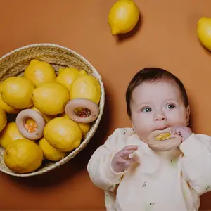 Hochet sensoriel Sensory Donut citrons
