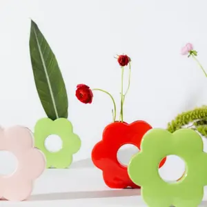 Vase marguerite rose