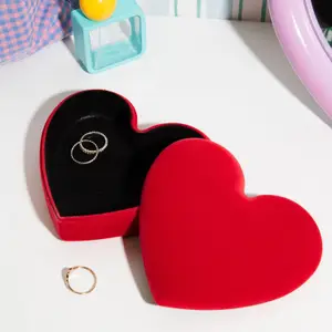 Boîte à bijoux Love rouge