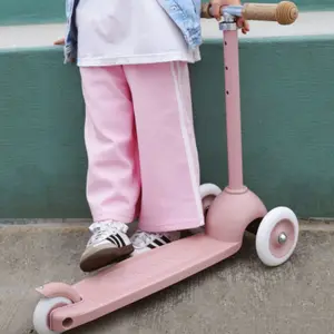 Trottinette ECO Dusty Rose avec panier Pin &amp; Ride