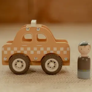 Taxi en bois