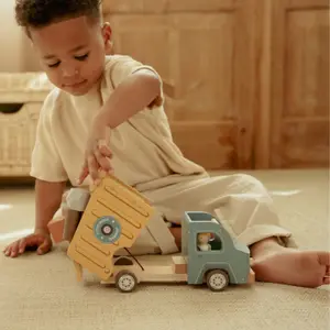 Camion-benne en bois