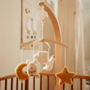 Mobile musical en bois FSC Newborn