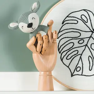 Hochet anneau de dentition biche en tricot vert cendre