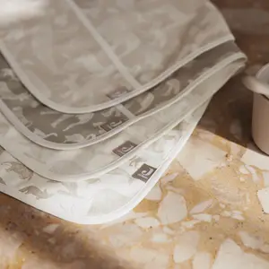 Lot de 2 bavoirs plastifiés Animals Nougat