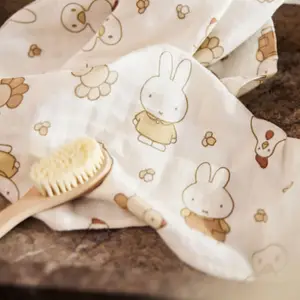 Lot de 2 maxi-langes en gaze de coton Miffy Family Farm (115 x 115 cm)
